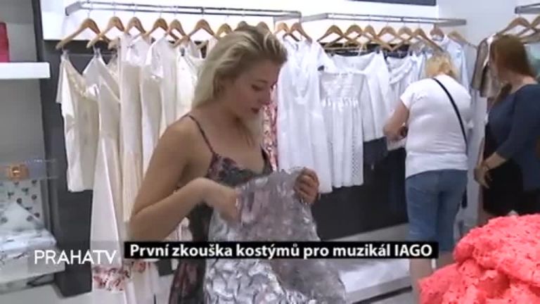 První zkouška kostýmů pro muzikál IAGO