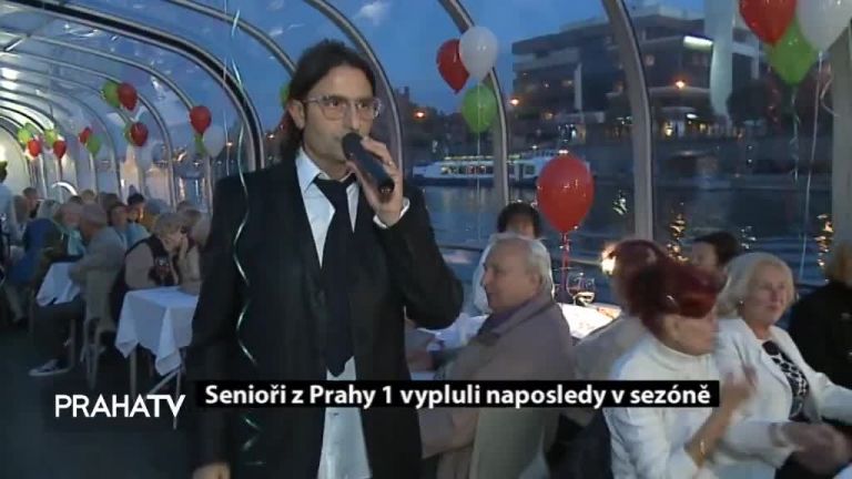 Senioři z Prahy 1 vypluli naposledy v sezóně