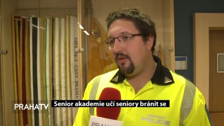 Senior akademie učí seniory bránit se podvodníkům
