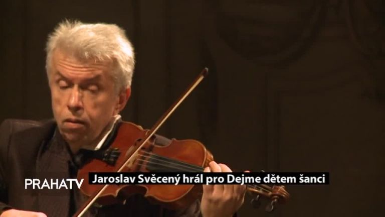 Jaroslav Svěcený hrál pro Dejme dětem šanci