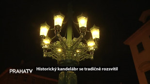 Historický kandelábr se tradičně rozsvítil